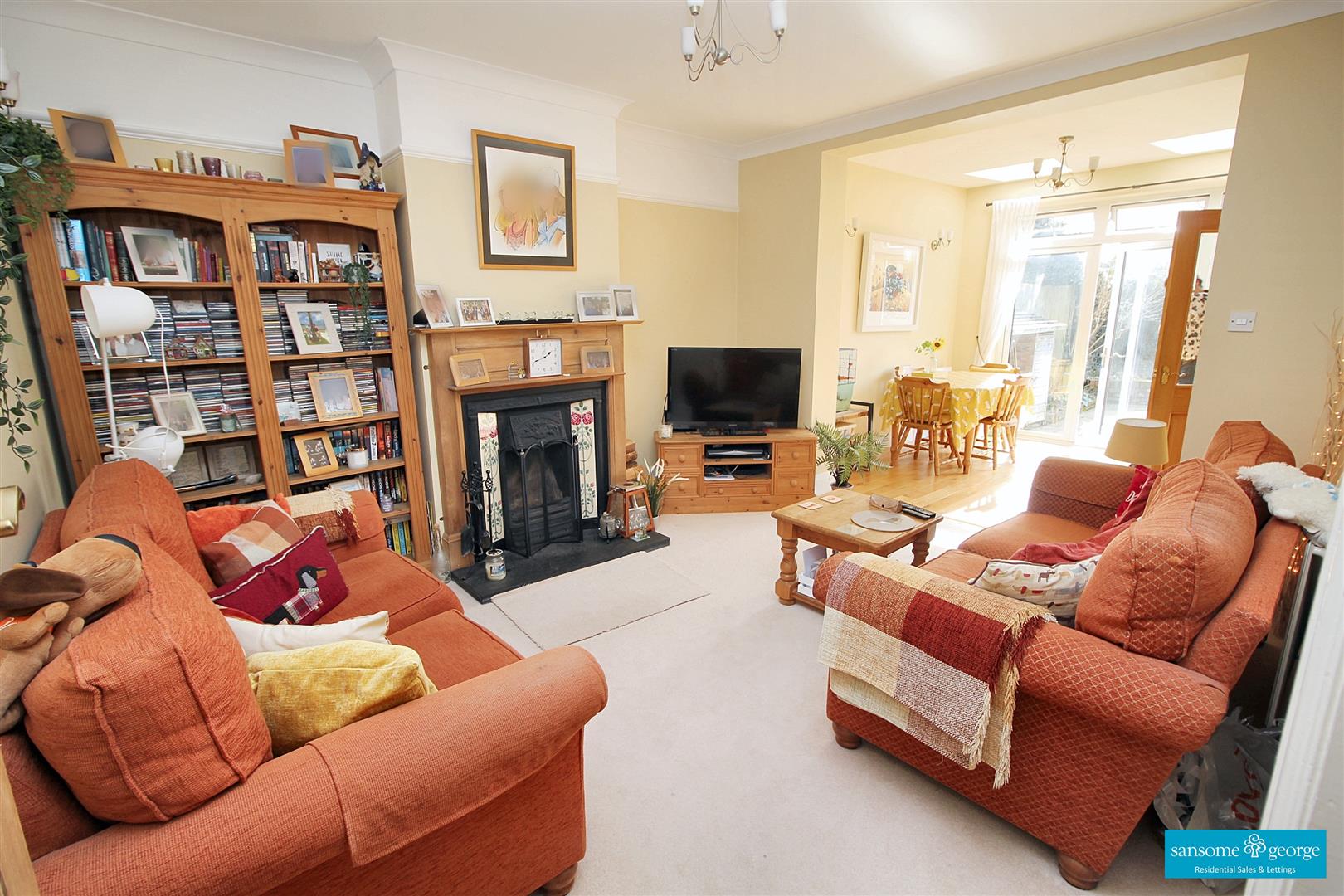 3 bed property in Wendover Way, Reading